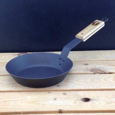 Netherton Foundry Spun Iron Frying Pan 12'. Made from spun iron the Frying Pans are durable with excellent heat retention properties, making them perfect for high-heat searing. Lighter to hold than a cast iron frying pan they are suitable for use on all cooking surfaces, including induction.