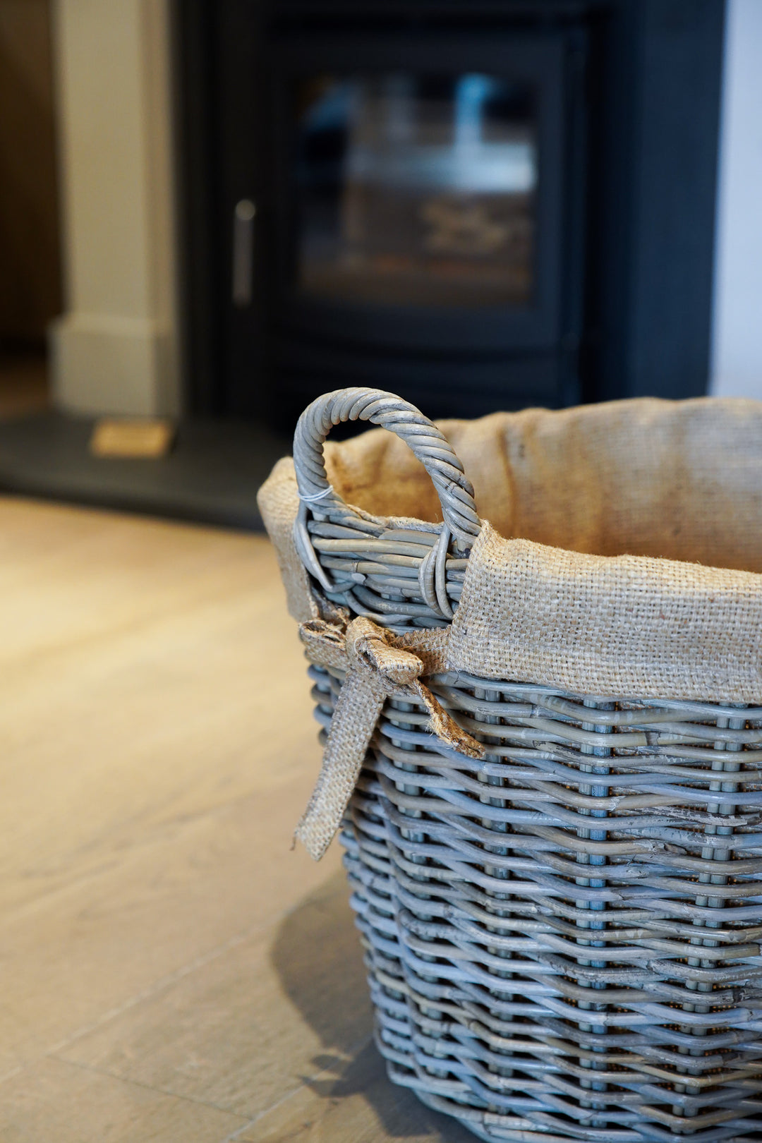 Round Basket with Ear Handles & Jute Liner