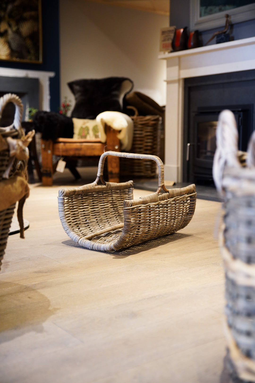 Log Holder With Hoop Handle