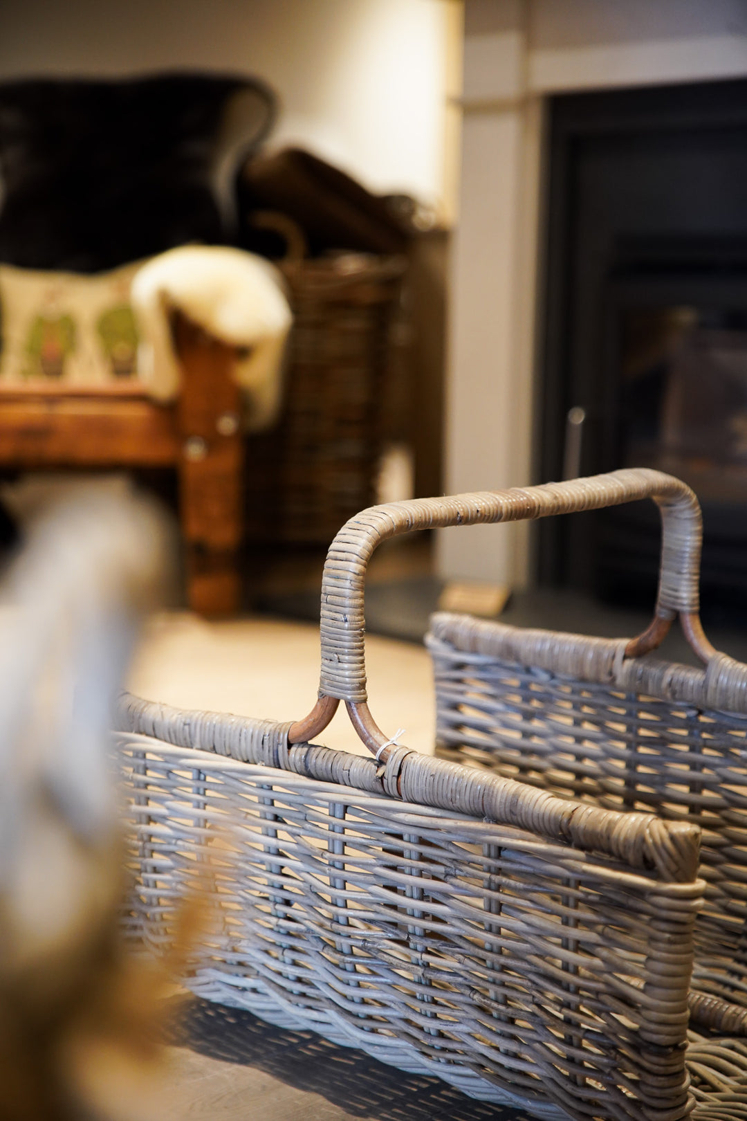 Log Holder With Hoop Handle