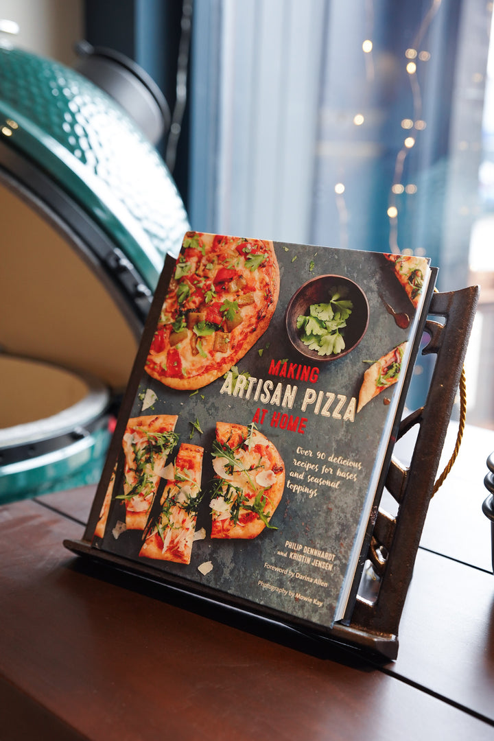 Making Artisan Pizza At Home (Hardback)