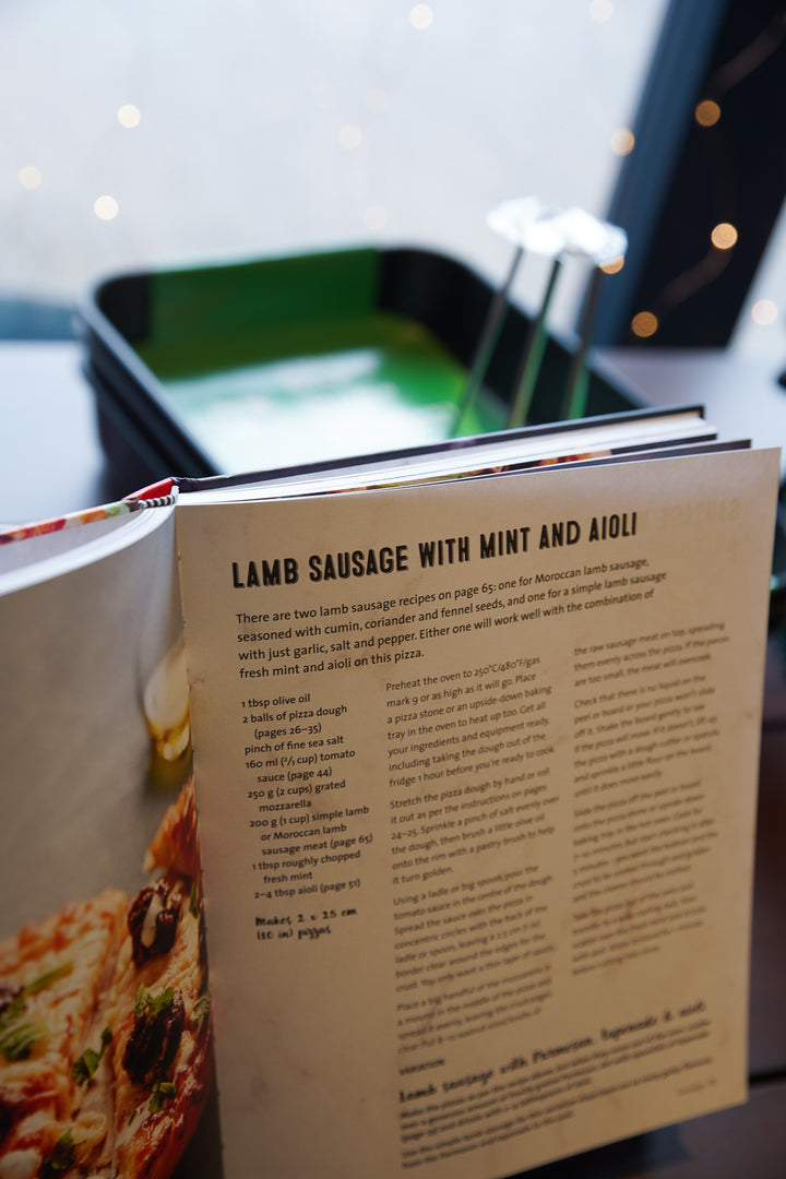 Making Artisan Pizza At Home (Hardback)