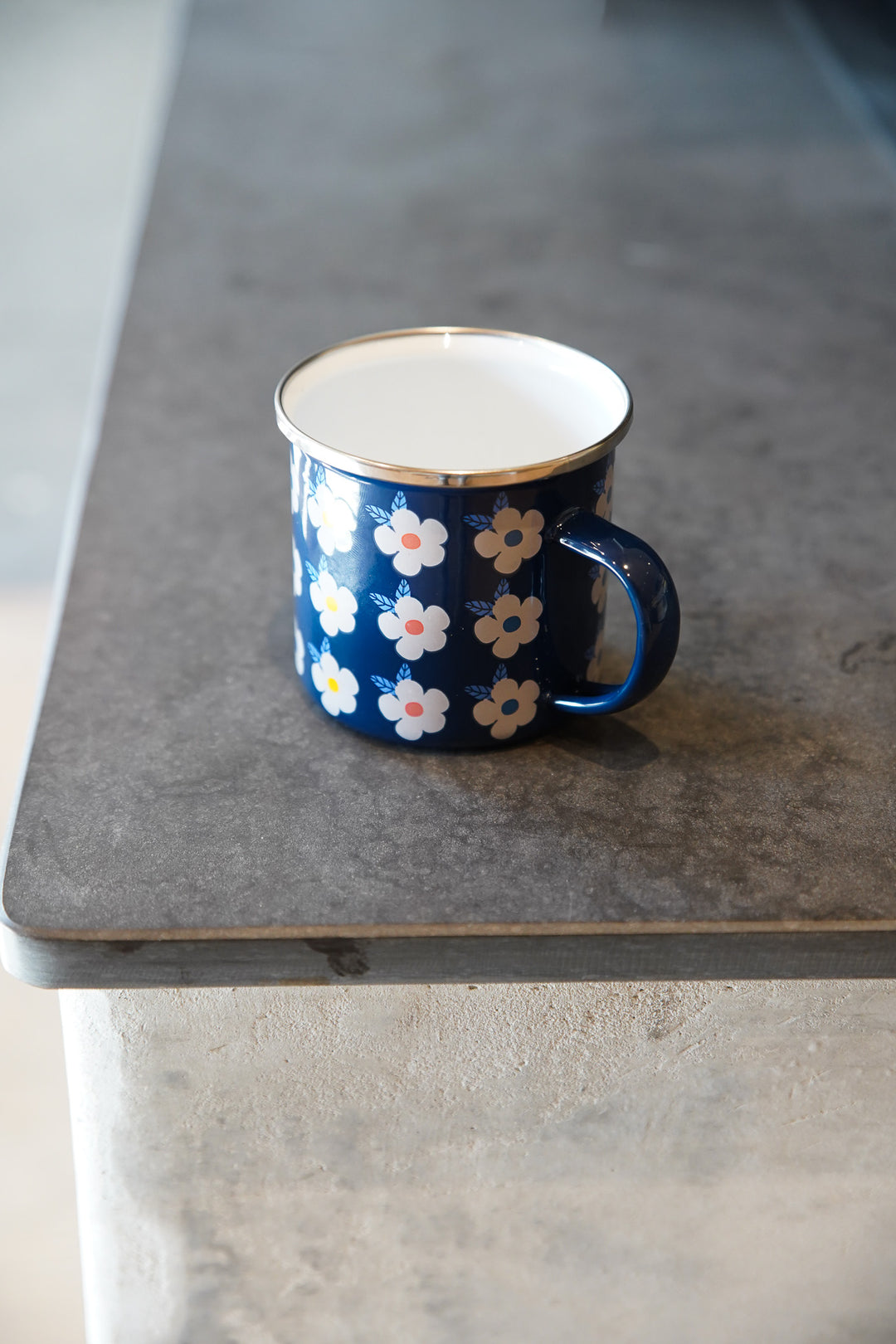 Enamel Retro Floral Print Mug