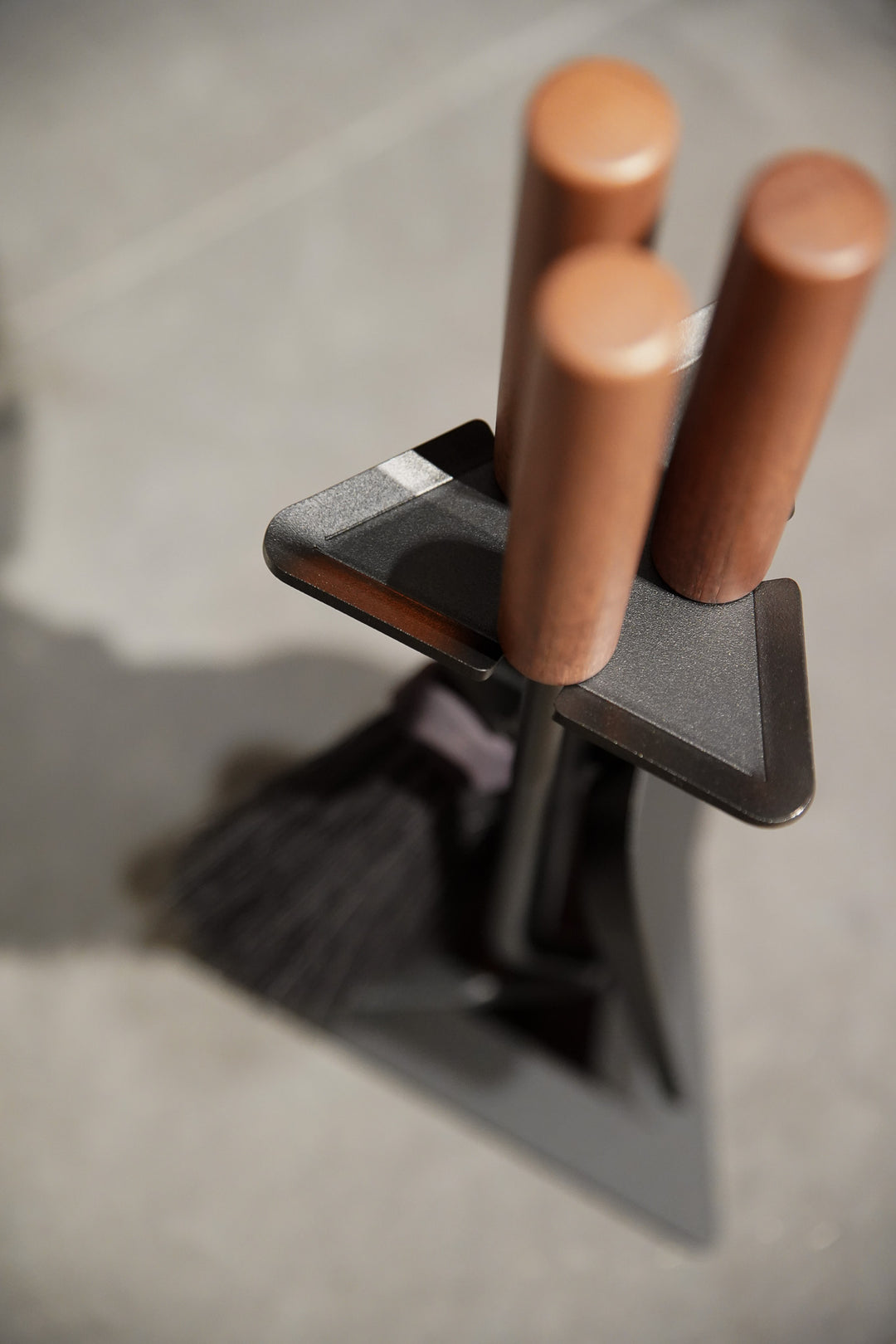 Uist - Triangular 3 Piece Companion Set - Black, Wooden Handles