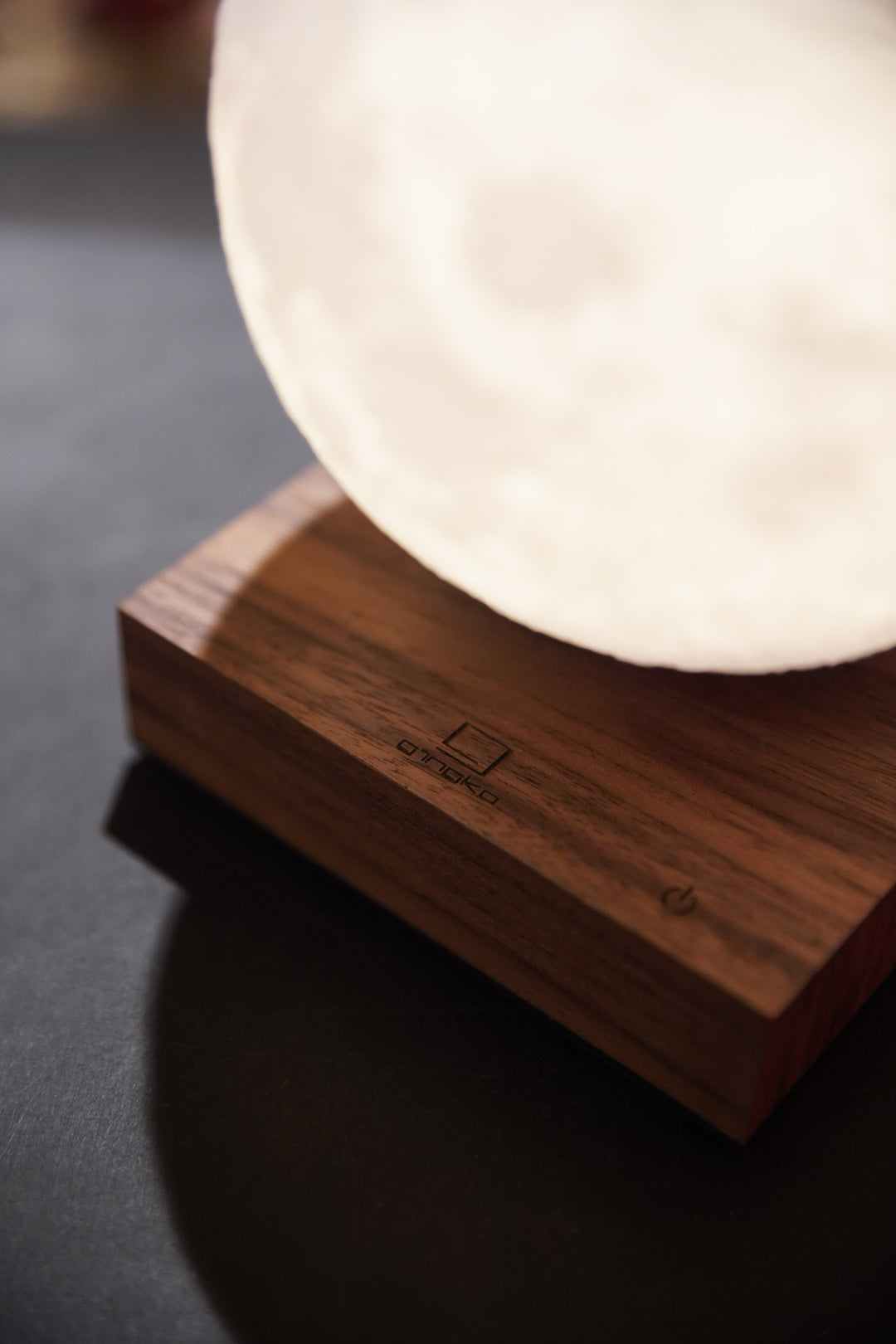 Smart Moon Light - Walnut