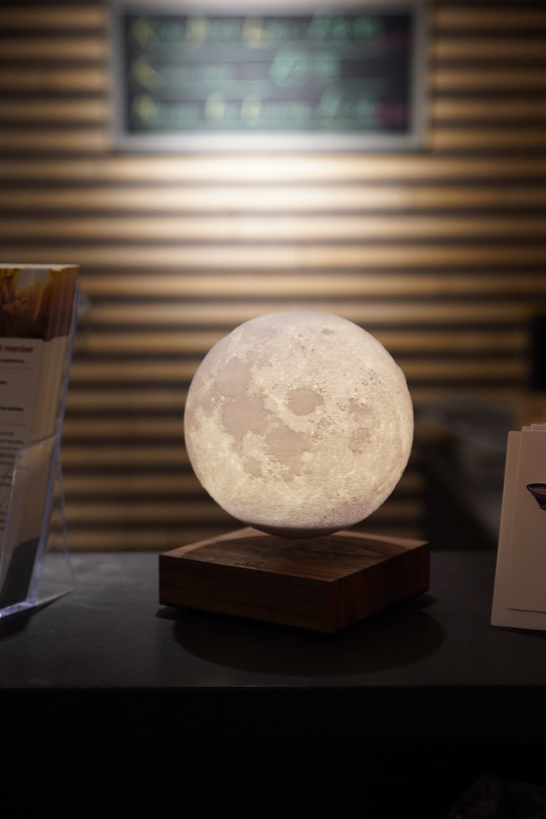 Smart Moon Light - Walnut