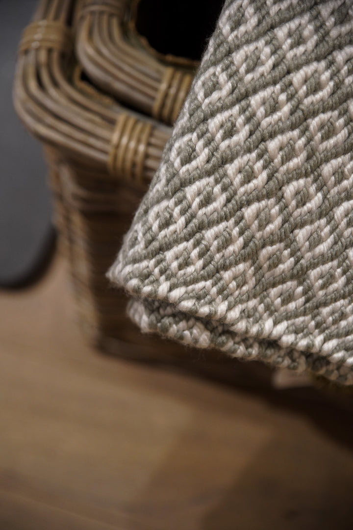Thistle Dove Grey Rug