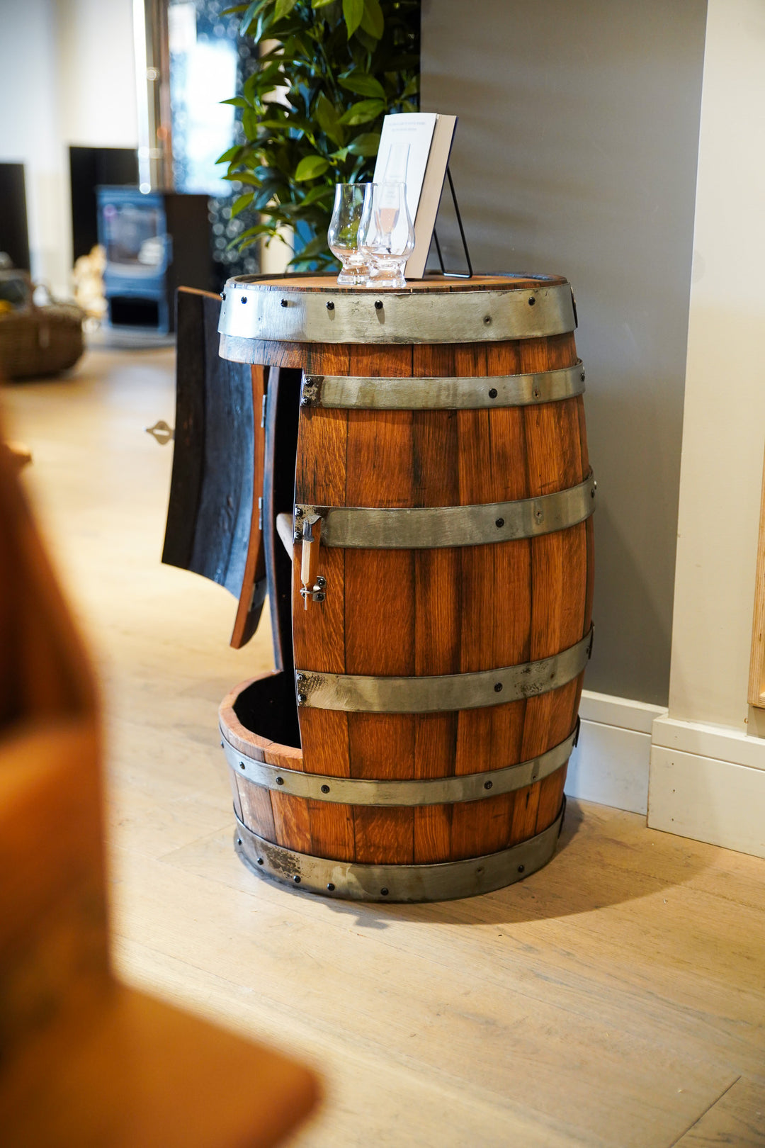 Darach - Octave Barrel Bar with Door