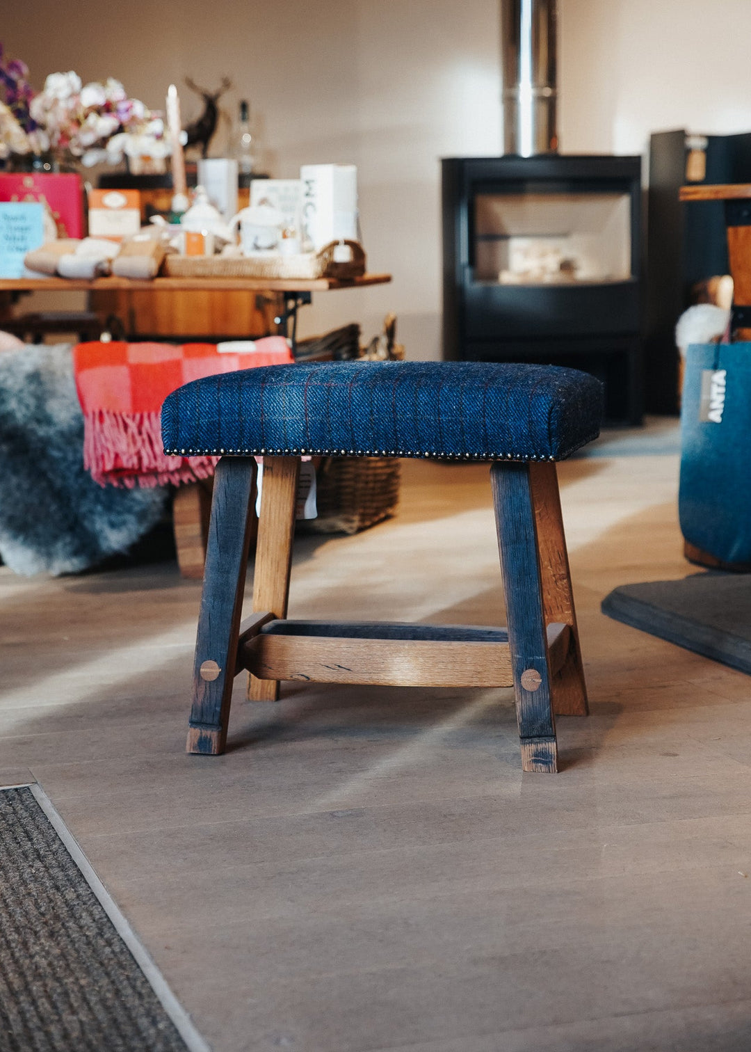 Tweed Bench - Rundlet