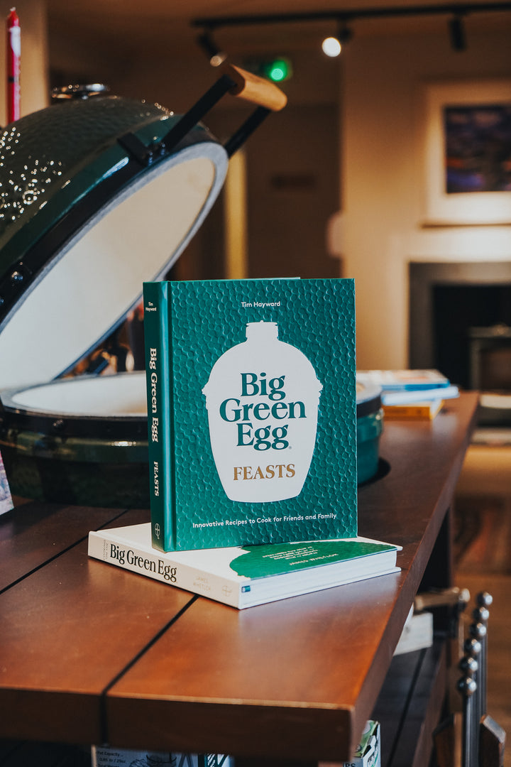 Big Green Egg Feasts - (Hardback)