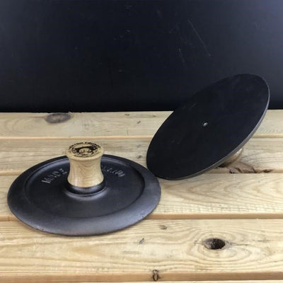 Netherton Foundry Cast Iron Cooking press. The Netherton Foundry traditional cast iron Cooking Press with British oak handle is one quality piece of cookware.