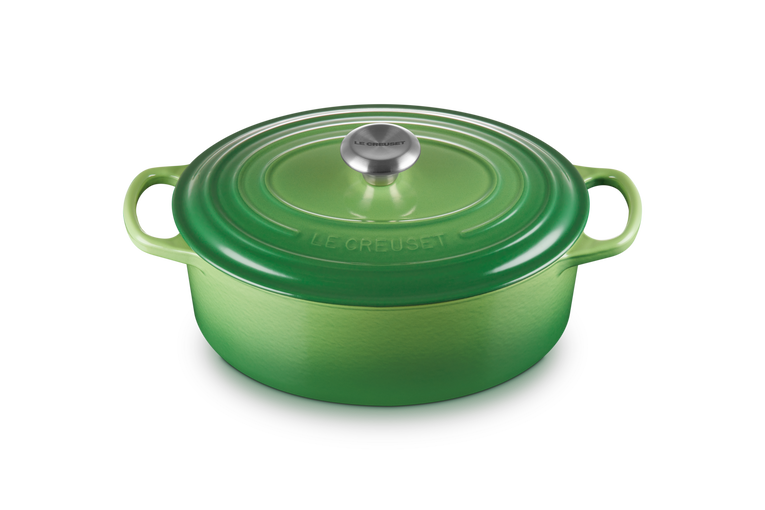 A culinary classic, the Le Creuset casserole has been loved by cooks across the world for nearly a century. Perfectly designed for stews, roasts, soups, casseroles and baking, this iconic piece is your one-stop pot for memorable meals with an intense depth of mouth-watering flavour.